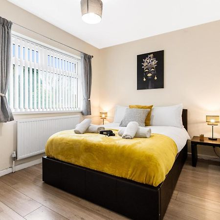 Off Road Parking, Garden, Tv'S In Bedrooms Morriston 外观 照片