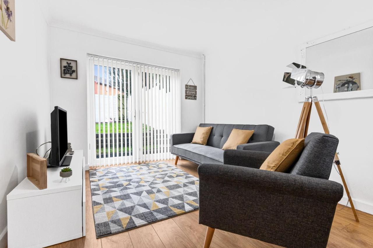 Off Road Parking, Garden, Tv'S In Bedrooms Morriston 外观 照片