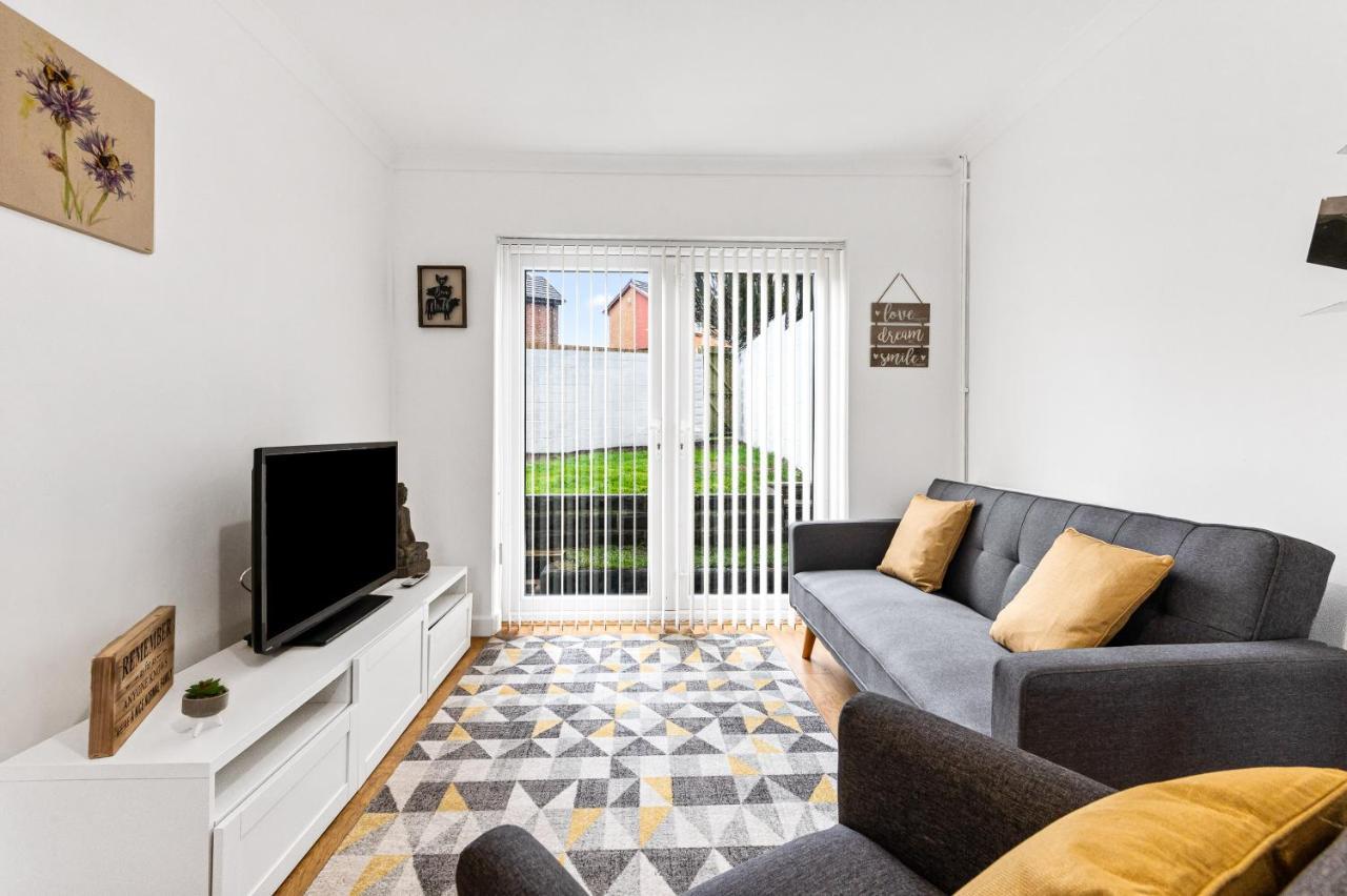 Off Road Parking, Garden, Tv'S In Bedrooms Morriston 外观 照片